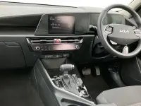 Begagnad Kia Niro 141 HK (103 kW) 2023 Vit SUV