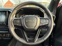 New Isuzu D-Max 163 HP (119 kW) 2025 Black Pickup