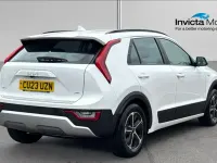 Gebraucht Kia Niro 139 PS (102 kW) 2023 Weiß SUV