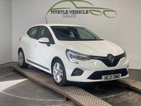 Used Renault Clio V Play 72 HP (52 kW) 2021 White Hatchback