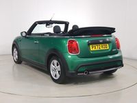 Begagnad Mini Cooper Classic 134 HK (98 kW) 2022 Grön Halvkombi