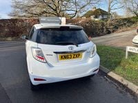 Used Toyota Yaris Trend 99 HP (72 kW) 2013 White Hatchback