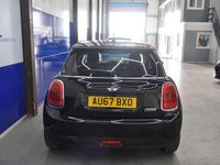 Usado Mini Cooper Hatch 136 HP (100 kW) 2017 Preto Citadino