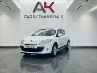 Used Renault Mégane III Dynamique 110 HP (80 kW) 2012 White Hatchback