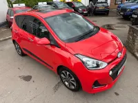 Begagnad Hyundai i10 Premium SE 87 HK (63 kW) 2019 Röd Halvkombi