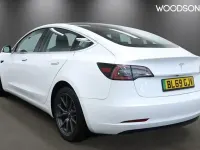 Used Tesla Model 3 Standard Range Plus 177 kW (241 HP) 2019 White Sedan