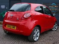 Begagnad Ford Ka Zetec 69 HK (50 kW) 2016 Röd Halvkombi