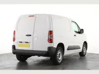 New Vauxhall Combo 100 HP (73 kW) 2025 White MPV