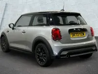 Używany Mini Cooper Classic 134 KM (98 kW) 2023 Srebrny Hatchback