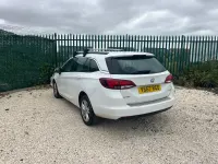 Used Vauxhall Astra 2018 White Estate