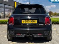 Usado Mini Cooper S Sport 192 HP (141 kW) 2020 Preto Citadino