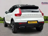 Used Volvo XC40 R-Design 188 HP (138 kW) 2019 White SUV
