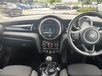 Używany Mini Cooper Classic 134 KM (98 kW) 2018 Biały Hatchback
