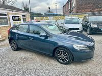 Used Volvo V40 Momentum 152 HP (111 kW) 2018 Blue Hatchback