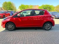 Usado Toyota Yaris 2017 Vermelho Citadino