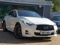 Used Infiniti Q30 Sport Tech 170 HP (125 kW) 2017 White Hatchback