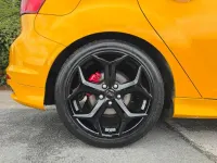 Used Ford Focus Style 250 HP (183 kW) 2013 Yellow Hatchback