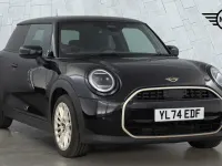 Usado Mini Cooper Hatch 113 kW (154 CV) 2025 Negro Utilitario