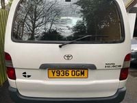 Used Toyota HiAce 88 HP (64 kW) 2001 White Van