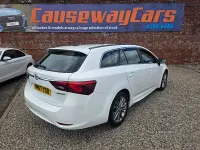 Used Toyota Avensis Business Edition 112 HP (82 kW) 2018 White Estate