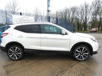 Used Nissan Qashqai Tekna 110 HP (80 kW) 2015 White SUV