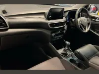 Used Hyundai Tucson SE 129 HP (94 kW) 2019 White SUV