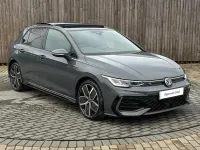 Second-hand VW Golf VIII R-line 150 CP (110 kW) 2025 Gri Hatchback
