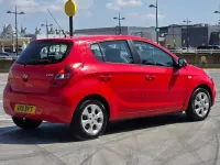 Used Hyundai i20 Comfort 2011 Red Hatchback