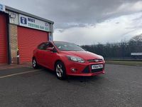 Used Ford Focus Zetec 115 HP (84 kW) 2014 Red Hatchback