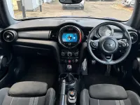 Usado Mini Cooper Hatch 134 HP (98 kW) 2020 Azul Citadino