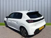 Used Peugeot 208 Allure+ 99 HP (72 kW) 2023 White Hatchback