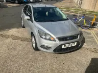 Używany Ford Focus Zetec 2010 Srebrny Hatchback