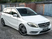 Used Mercedes B180 2012 White Hatchback