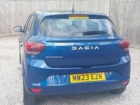 Gebraucht Dacia Sandero Essentiel 91 PS (66 kW) 2023 Blau Kleinwagen