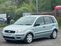 Used Ford Fusion 80 HP (58 kW) 2004 Blue Hatchback