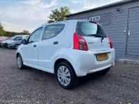 Used Suzuki Alto 68 HP (50 kW) 2015 White Hatchback
