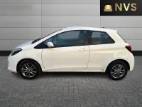 Used Toyota Yaris 69 HP (50 kW) 2015 White Hatchback
