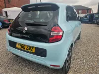 Used Renault Twingo Play 70 HP (51 kW) 2016 Blue Hatchback