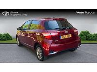 Usado Toyota Yaris 111 HP (81 kW) 2017 Vermelho Citadino