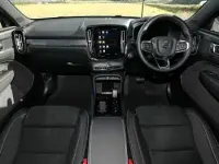 New Volvo XC40 Ultra 197 HP (144 kW) 2025 Black SUV