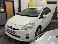Used Toyota Prius 136 HP (100 kW) 2010 White Hatchback