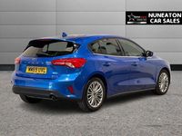 Begagnad Ford Focus Titanium X 125 HK (91 kW) 2020 Blå Halvkombi