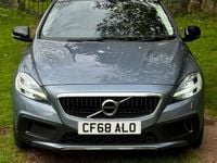 Used Volvo V40 Pro 152 HP (111 kW) 2018 Blue Hatchback