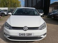 Begagnad VW Golf VII Match 2019 Vit Halvkombi