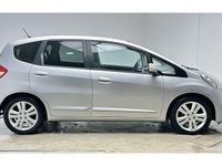Begagnad Honda Jazz ES 2015 Silver Halvkombi