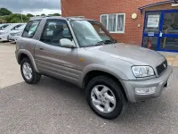 Used Toyota RAV4 2000 Silver Estate