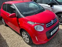 Używany Citroën C1 Feel 68 KM (50 kW) 2015 Czerwony Hatchback