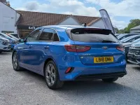 Usado Kia Ceed First Edition 138 HP (101 kW) 2018 Azul Citadino