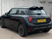 Usado Mini Cooper Sport 204 CV (150 kW) 2024 Negro Utilitario