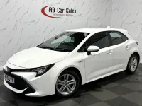 Used Toyota Corolla 122 HP (89 kW) 2019 White Hatchback